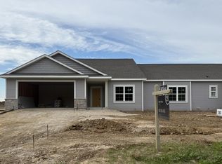 3801 N Woodbury Ln, Janesville, WI 53545