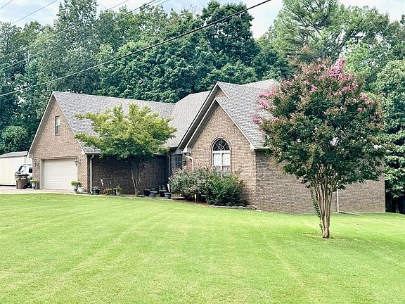 2nd image of 1721 Peterson Dr
