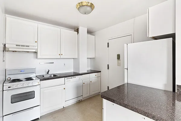 Rented by Compass | media 9