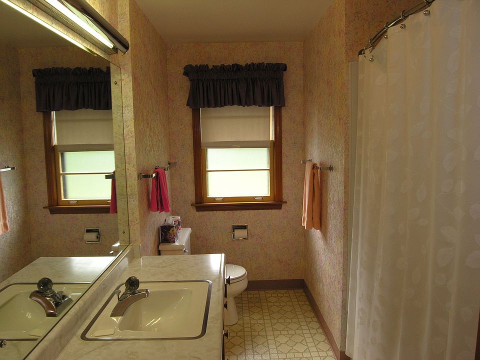 1st image of 1832 Linden Ave
