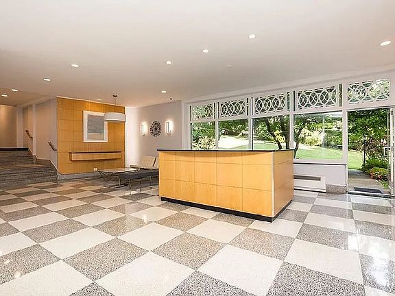 3rd image of 2550 Independence Ave APT 5C