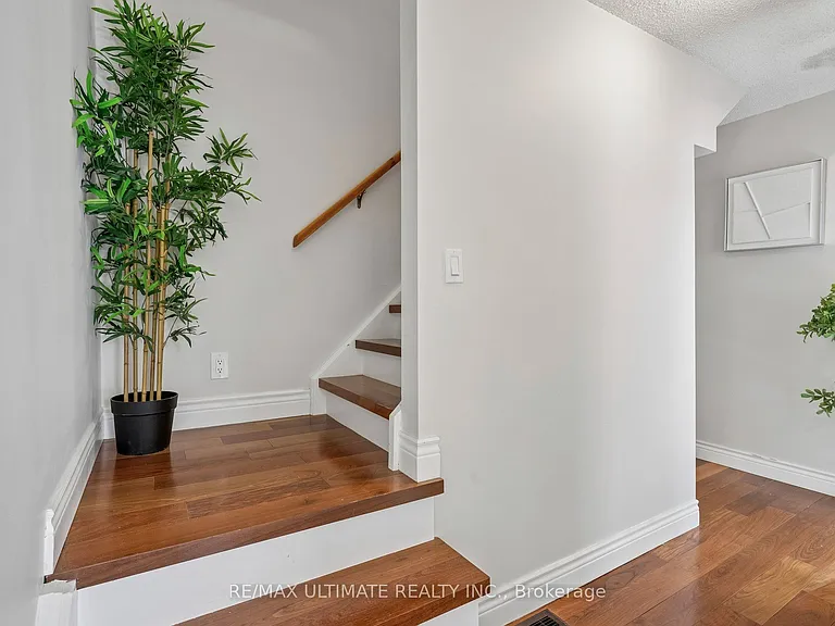 34 Compton Cres #MAIN — Photo 23