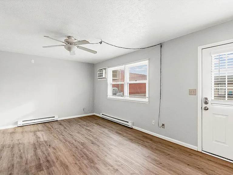 618 S McClun St — Photo 8