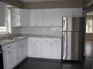 15 N Cornell Ave, Villa Park, IL 60181