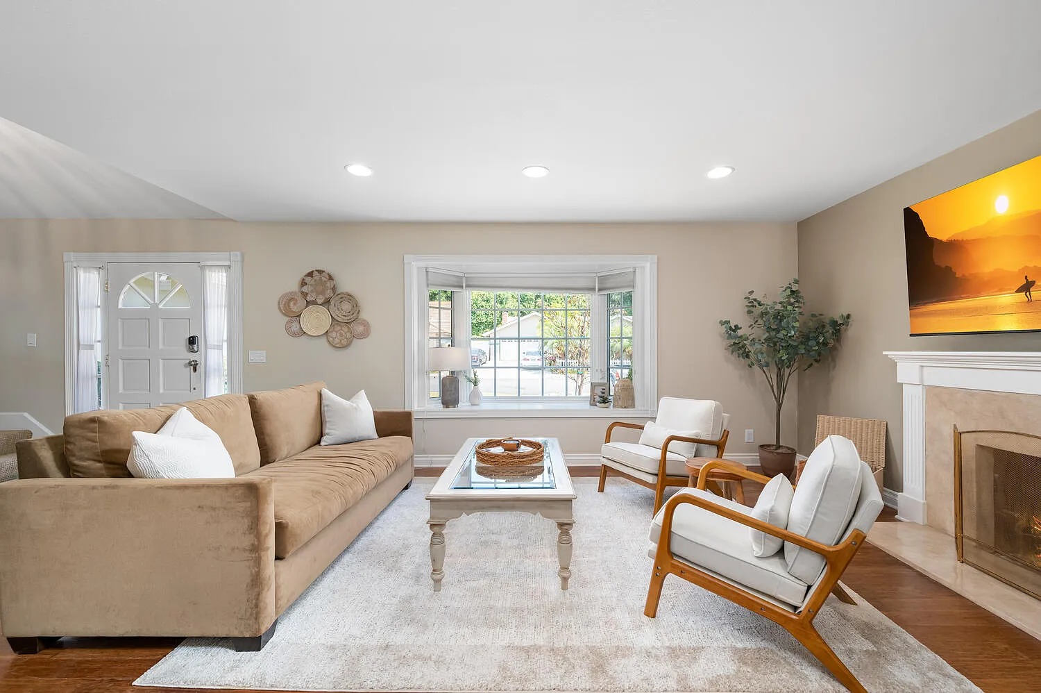 4 bed, 2109 sqft, $9,500 — Photo 4