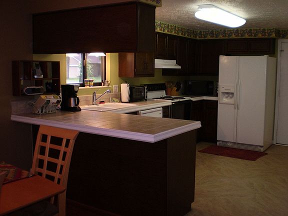 Roomy kitchen