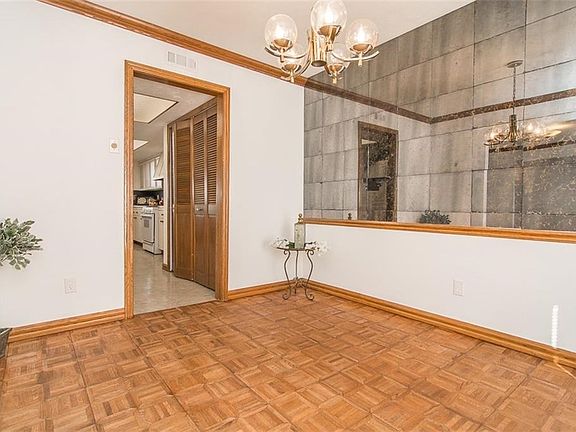 4th image of 2817 Pinewood Dr