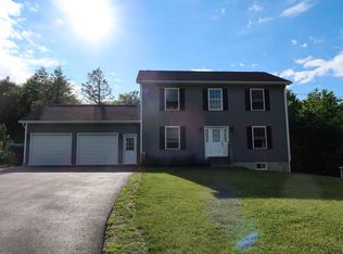 55 Stone Gate Xing, Chelsea, ME 04330