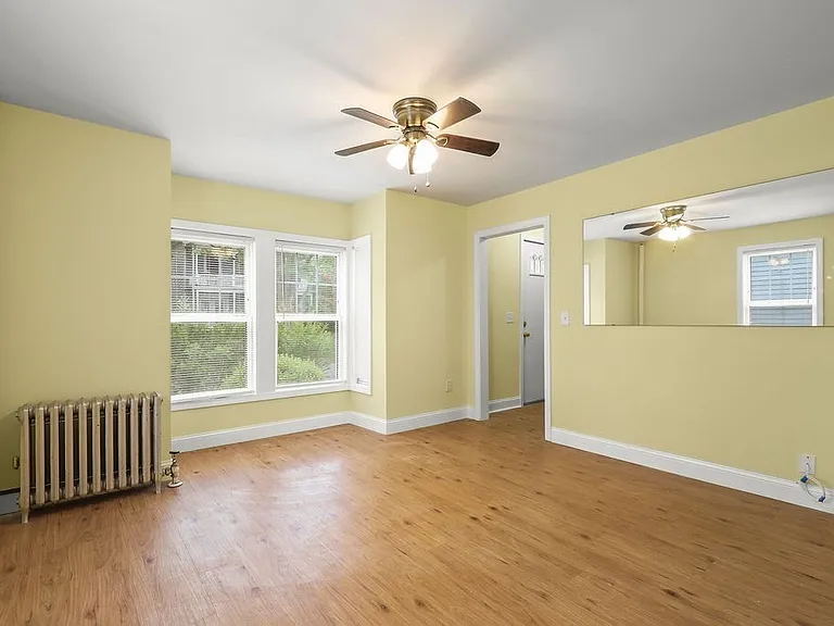 10 Cottage St #10 — Photo 8