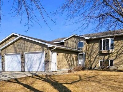 1846 6th St NE, Watertown, SD, 57201