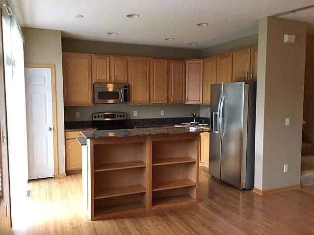 4504 Village Square Blvd N — Photo 8