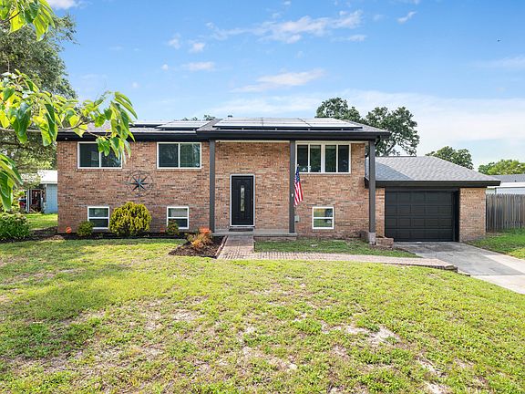 2nd image of 102 Robinwood Dr NW