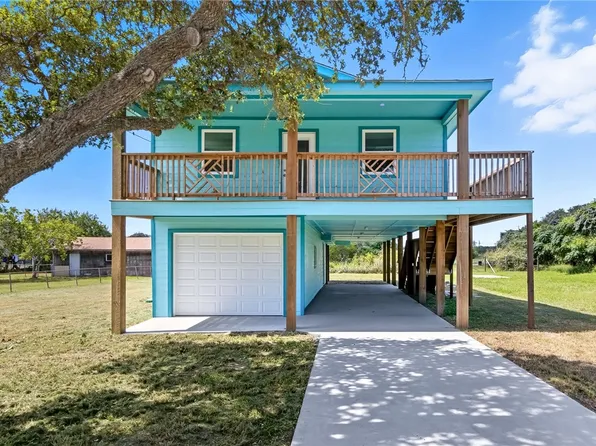 1123 S Fuqua St, Rockport, TX 78382