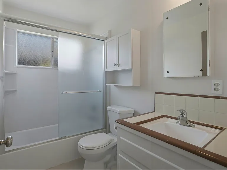 2105 Royal Dr #1 — Photo 18