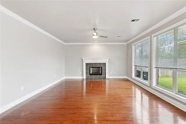 4405 Laplace St — Photo 4