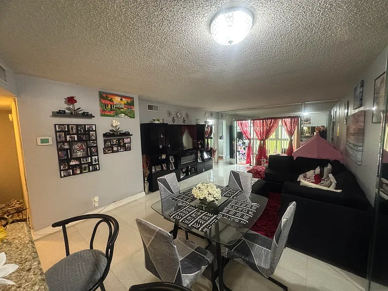 6575 W Oakland Park Blvd — Photo 6