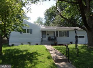 19 Hempstead Rd, Hamilton, NJ 08610