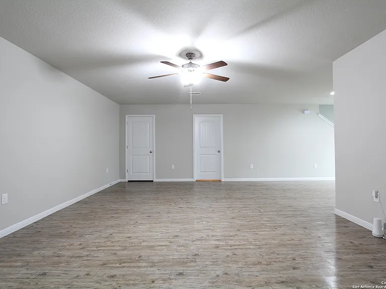 10431 Legacy Hl — Photo 3