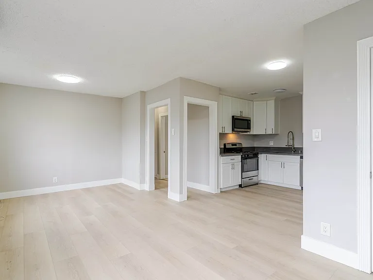 7137 Greeley St #7 — Photo 3