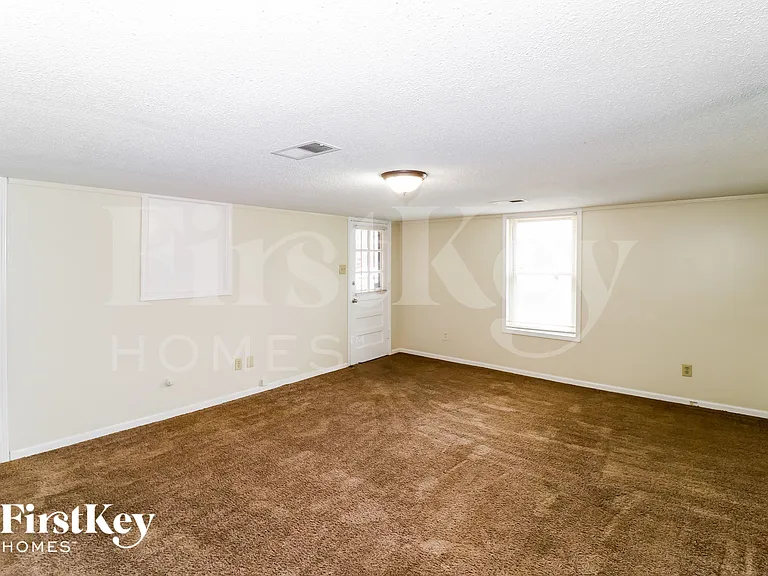 2786 Dromedary Dr — Photo 9