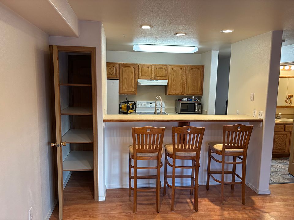 Kitchen bar