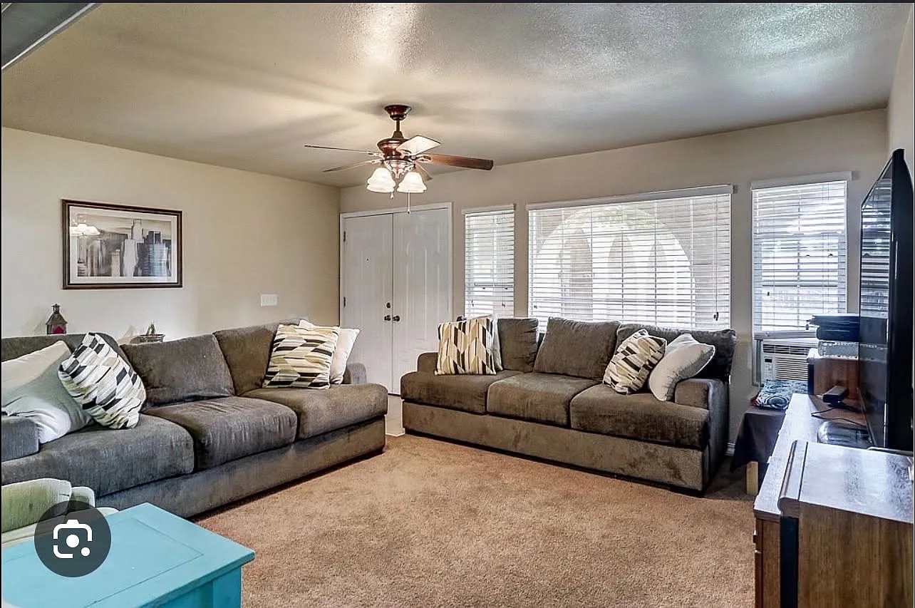 5 bed, 2038 sqft, $3,900 — Photo 1
