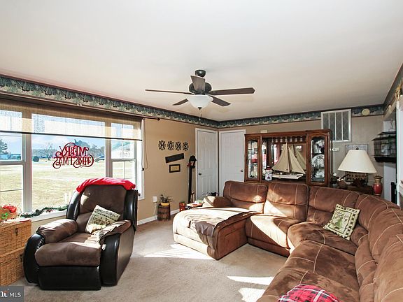 4th image of 4204 Saturn Dr