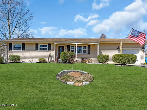 33 Dogwood Drive, Jackson, NJ 08527