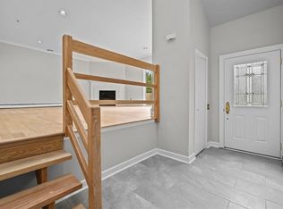 8 Bannock Ct, Suffern, NY 10901