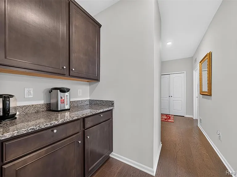 4160 Walcott Dr — Photo 12
