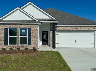 6943 Midway St, Zachary, LA 70791