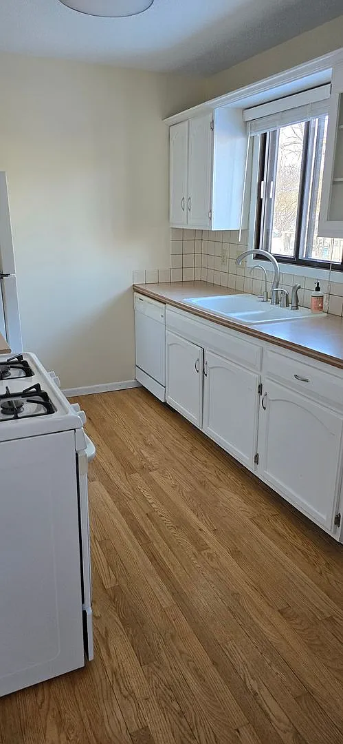 Charming 3-Bedroom+Bonus Room Home for Rent — Photo 1
