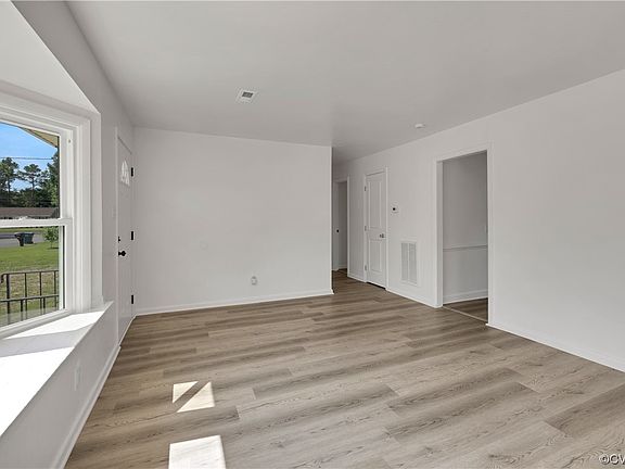 5th image of 512 Sherilyn Dr