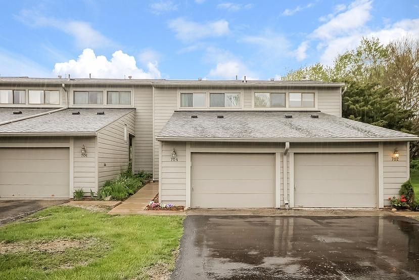 1st image of 704 Peninsula Ct #104