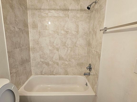 5th image of 521 N 34th St Room 2