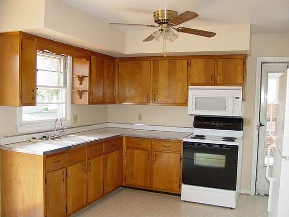 5th image of 5070 Elm Dr