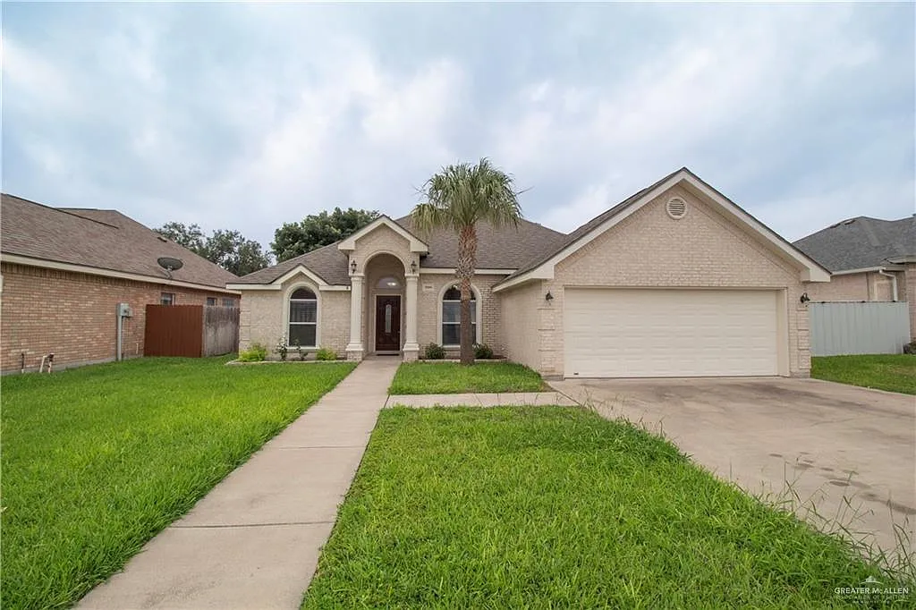 3 bed, 2.0 bath, 1827 sqft, $1,795 — Photo 1