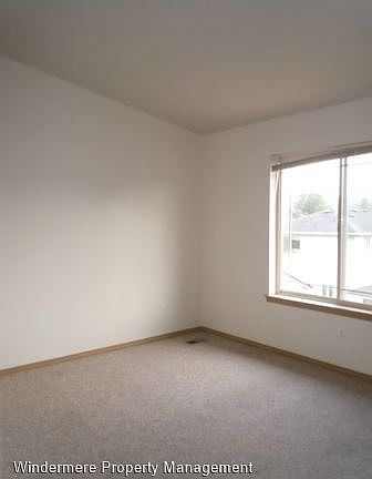 5th image of 1554 E Maryland St