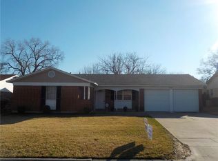 3832 Grady St, Forest Hill, TX 76119