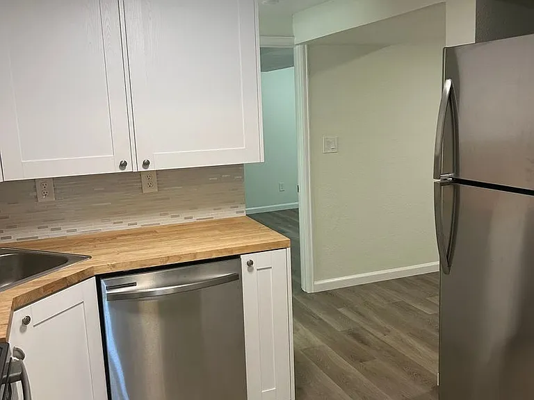 839 E Costilla St #B — Photo 5