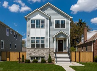 7652 W Berwyn Ave, Chicago, IL 60656