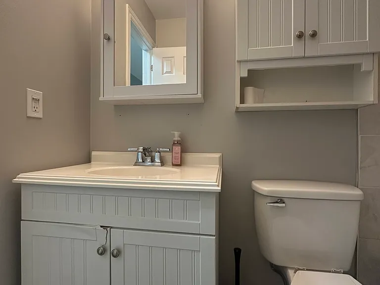 920 Southgate Dr — Photo 12