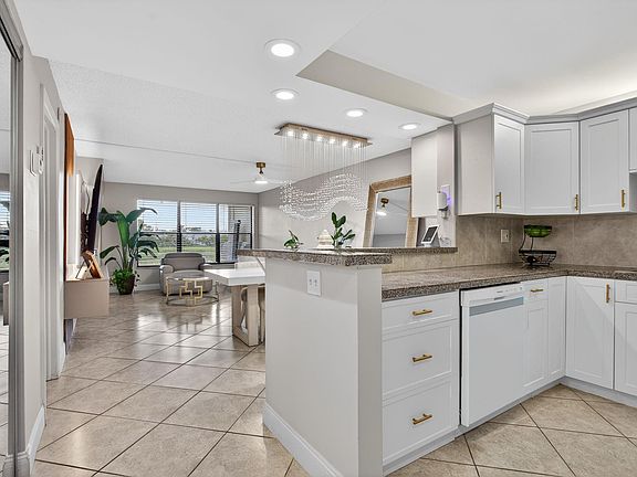 4th image of 2314 S Cypress Bend Drive #114