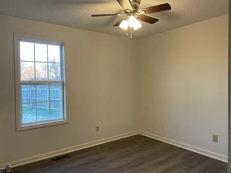 1835 Cottingham Ct — Photo 14