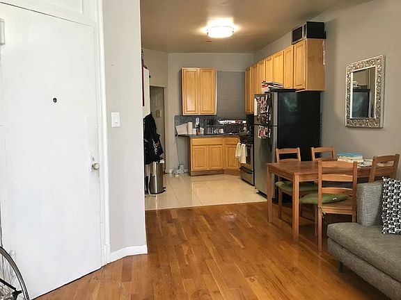 5th image of 81 Underhill Ave APT 2L
