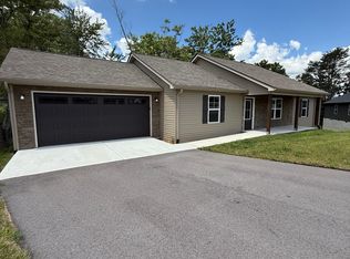 167 Sky View Meadow Dr, Crossville, TN 38555