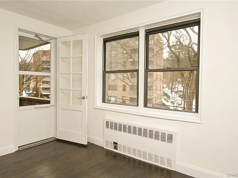 140 Hartsdale Avenue — Photo 8