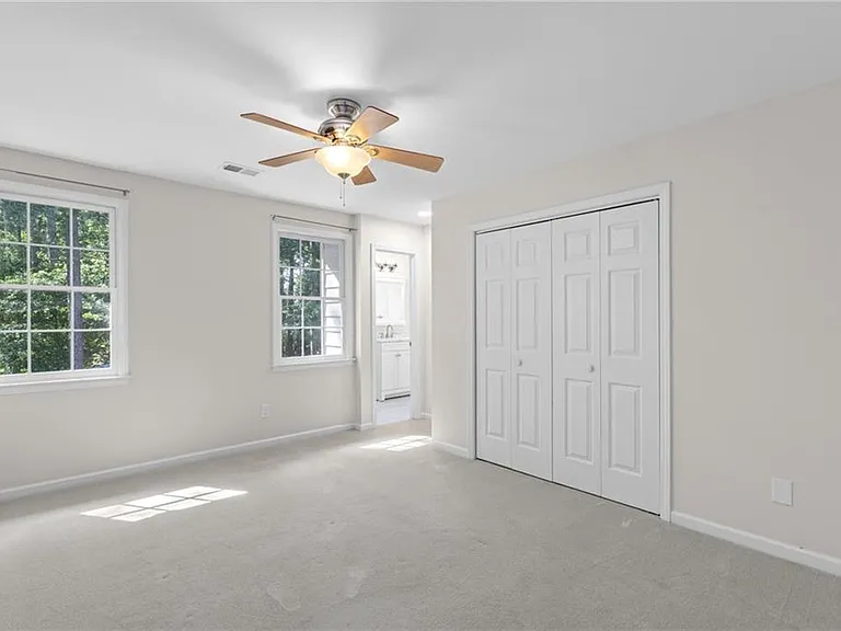 2560 Hamptons Run — Photo 36