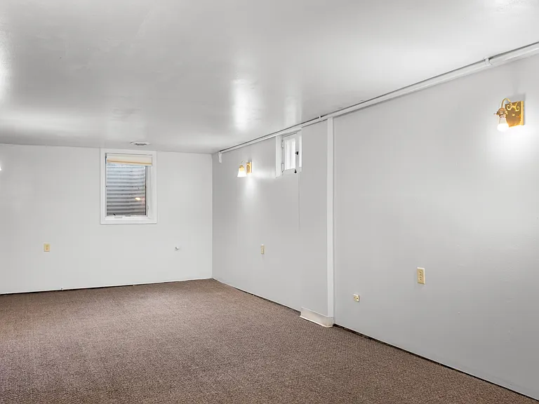 2205 University Ave — Photo 11