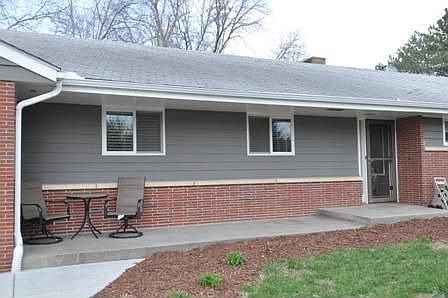 3rd image of 1510 E Manor Dr